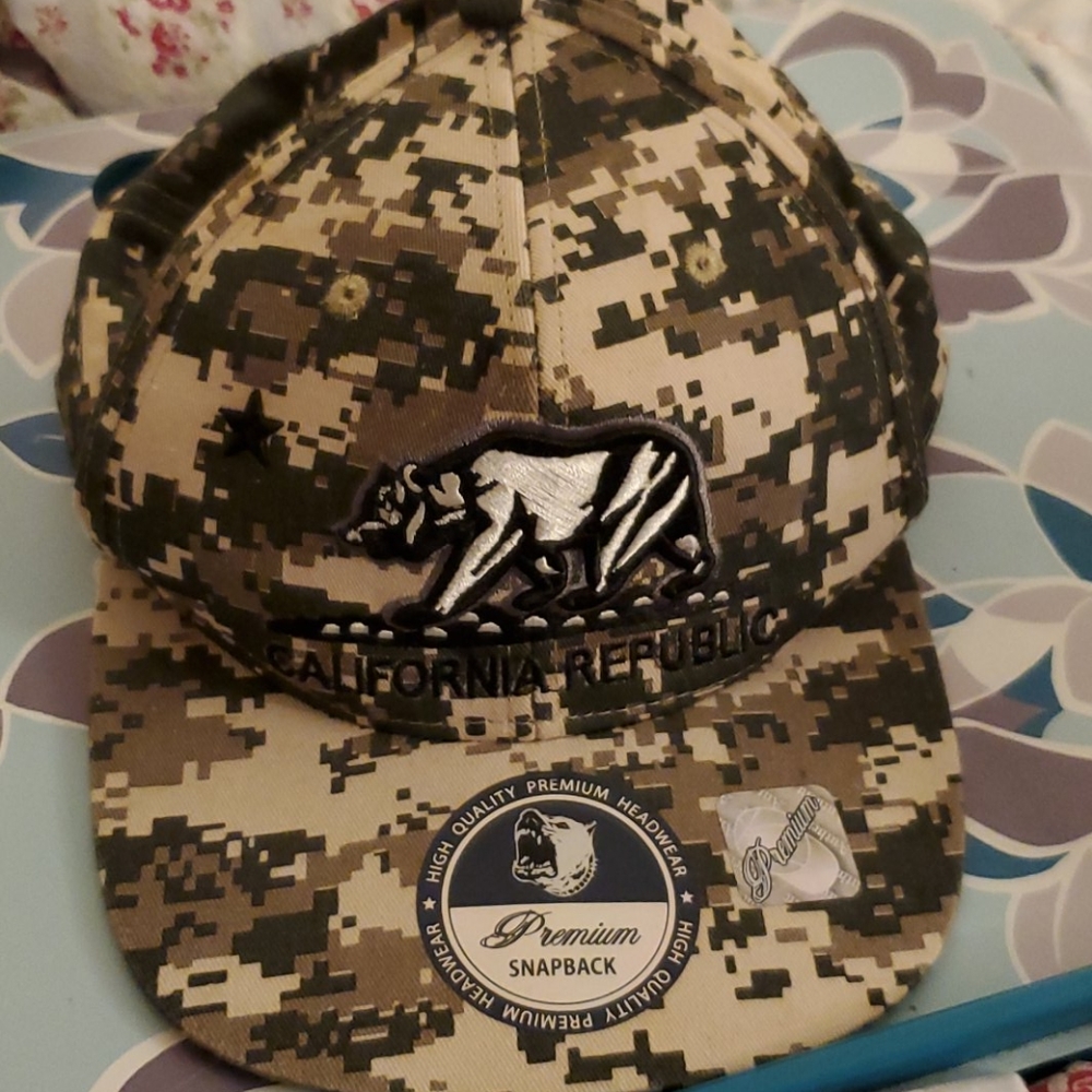 Premium California Republic Pixel Camo snapback